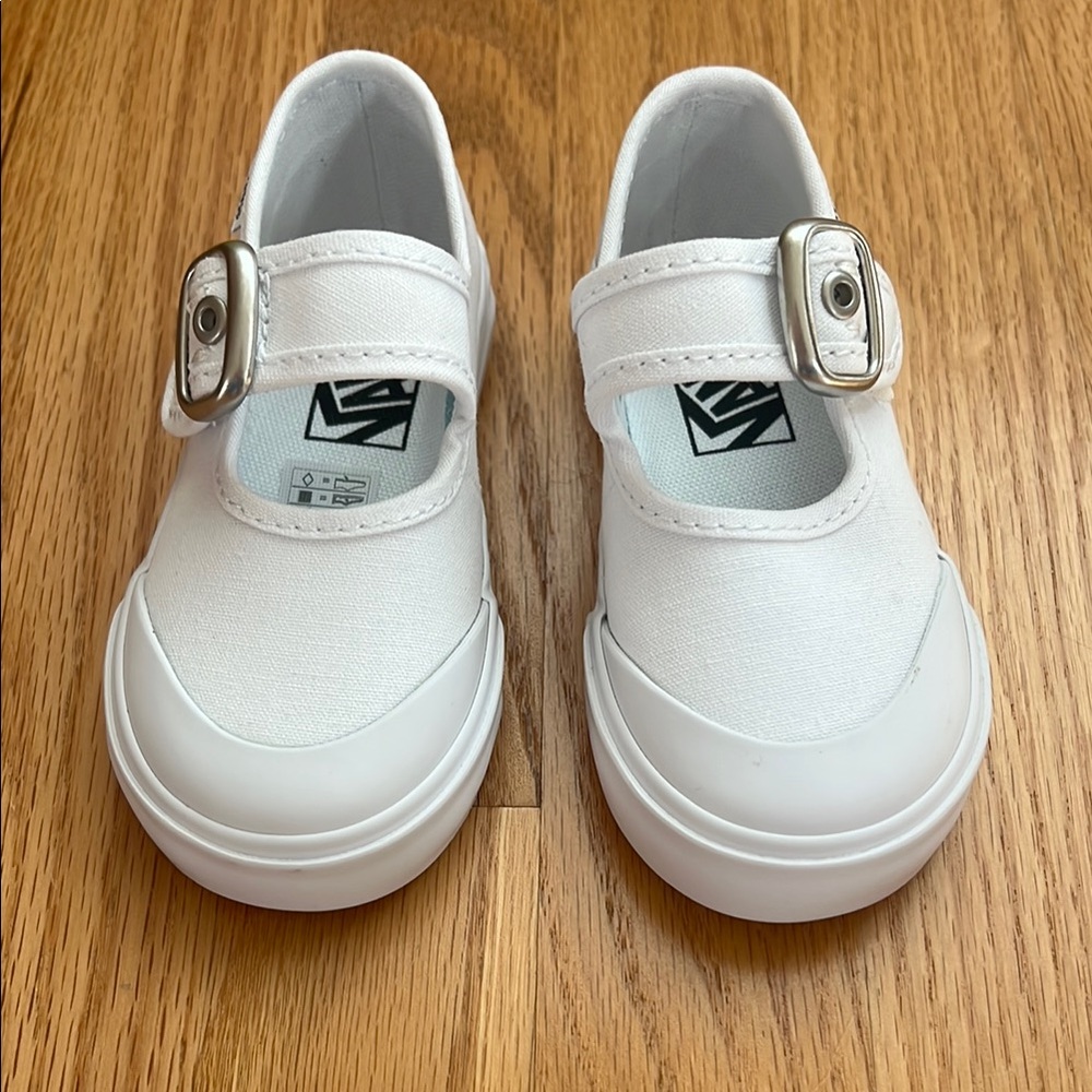 Vans Toddler Mary Jane Sneaker